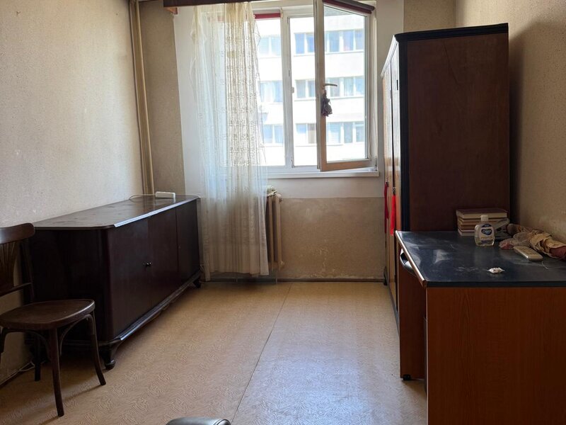 Titan parc, Policlinica Titan Scoala 195 Hamburg, Titani