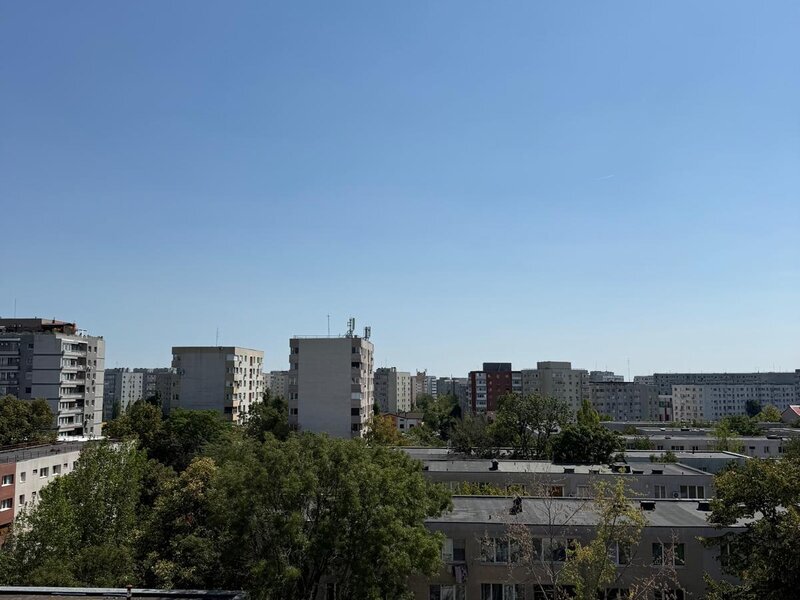 Titan parc, Policlinica Titan Scoala 195 Hamburg, Titani