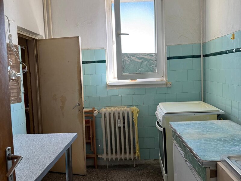 Titan parc, Policlinica Titan Scoala 195 Hamburg, Titani